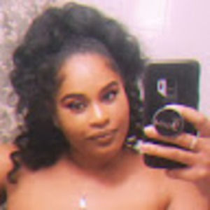 Meet your Posher, Momo